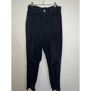 AE Curvy Mom Jean